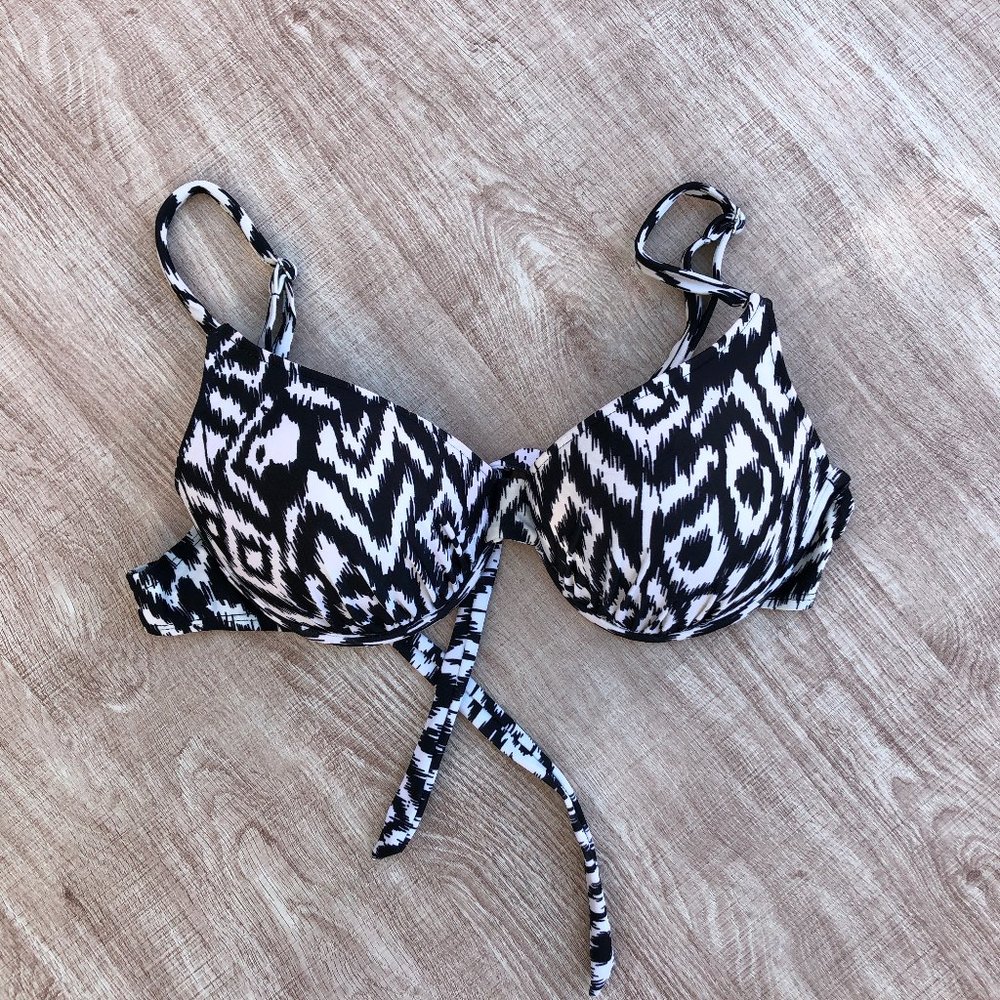 Urban Outfitters Quintsoul Bikini Fringe Ikat Top